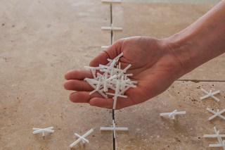 kak-vybrat-krestiki-dlya-plitki