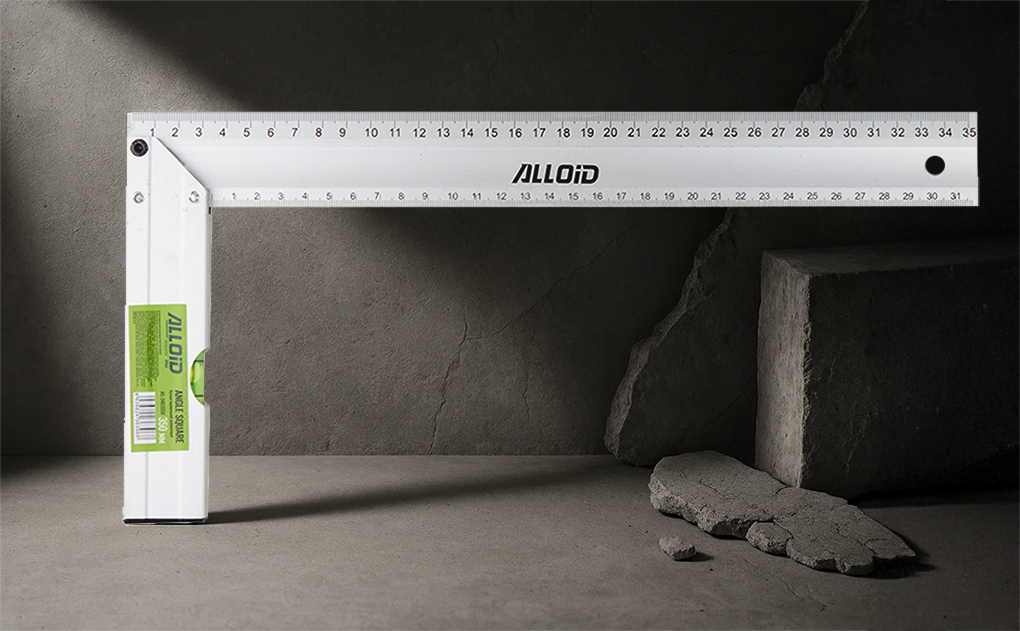 15-402  Кутник 250 мм. алюм,з уровнем